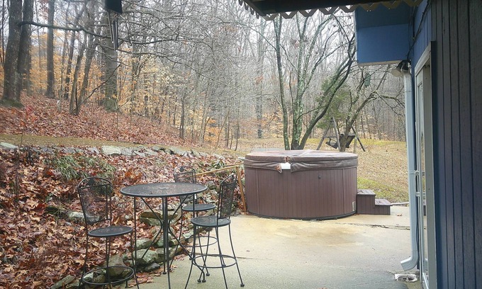 Gnaw Bone Bed & Breakfast | Lil Black Bear Inn