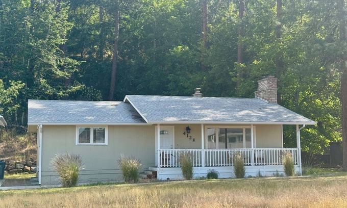 Coeur d'Alene House | Lilac House - Spacious 5-bedroom near Lake Fernan and downtown Coeur d'Alene
