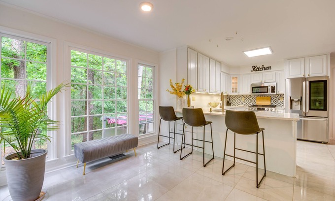 Lilburn House | Lilburn Home w/Deck, 20 Mi to Downtown Atlanta!