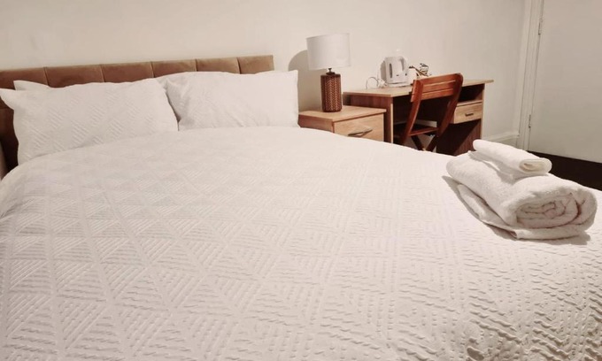 Doncaster Cabin | Lilies Lodge