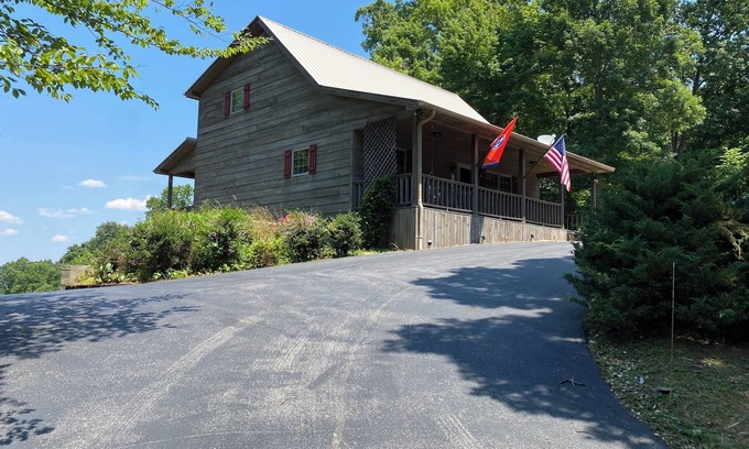 Byrdstown House | Lillydale Lakehouse Dale Hollow
