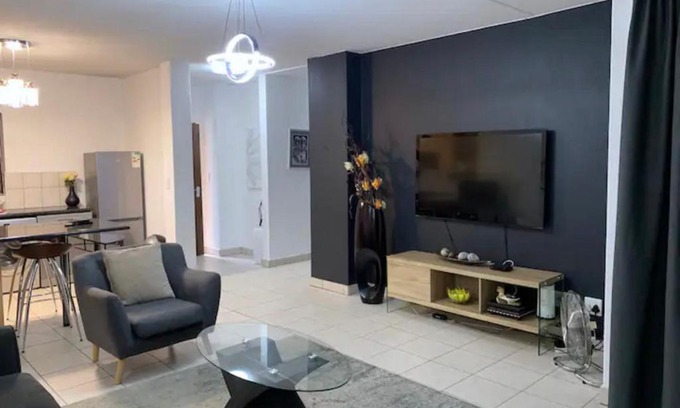 Greater Johannesburg Metropolitan Area Apartment | Lillys Quarter 1 - Newly Renovated!