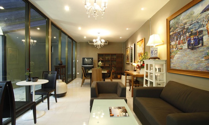 Chang Khlan Hotel | Lilu Chiangmai