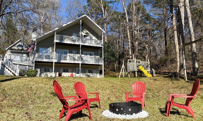 Milledgeville House | Lily & Oak Lakefront Retreat