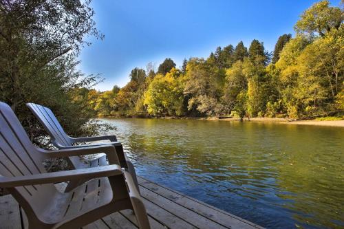 Guerneville House | Lily Pad - Hot Tub! Private Dock! BBQ! Game Room! Walk to Town! Fast WiFi! Dog Friendly!