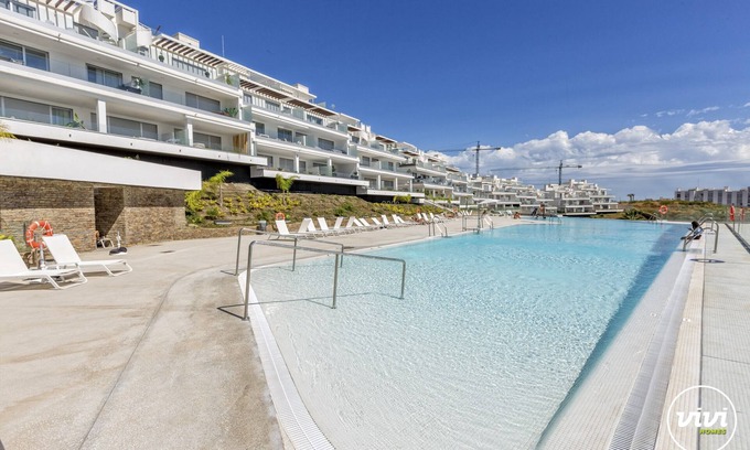 New Golden Mile Ski Chalet | Lima | Townhouse with pool in Estepona