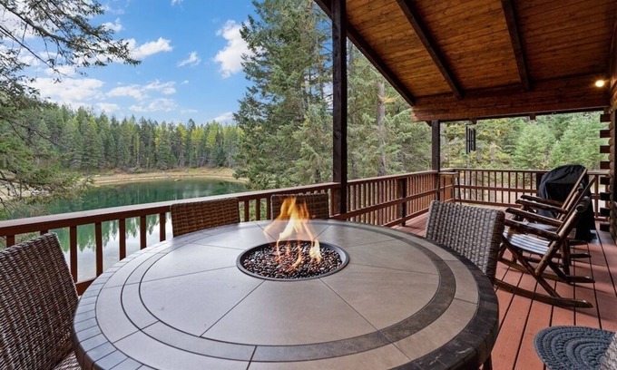 Kalispell Cabin | Limberlost West - Your Montana cabin on a lake!