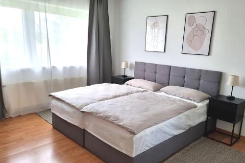 Hildesheim District Apartment | LIME HOMES Balkon, Küche, Messe, Marienburg