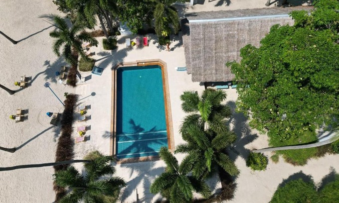 Thong Sala Resort | Lime N Soda Beachfront Resort