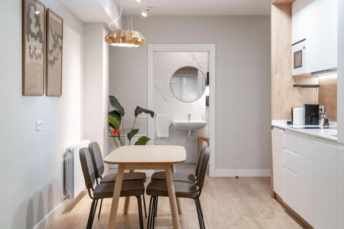 Castanos Apartment | Limehome Bilbao Tristan de Leguizamon Kalea