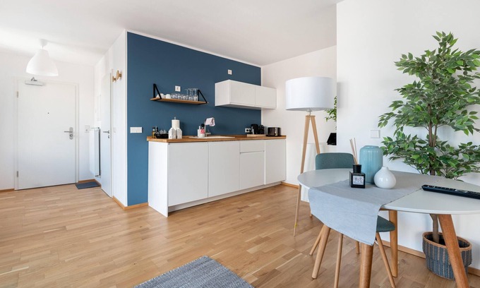 Zentrum-West Apartment | limehome Leipzig Jahnallee | Suite M +balcony (LT)