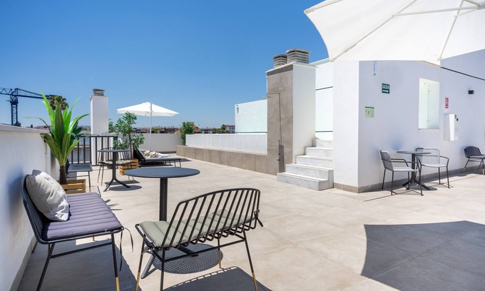 Bami Apartment | Limehome Sevilla Calle Torcuato Luca de Tena
