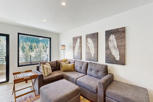 Warm Springs Apartment | Limelight Base Camp Condo. Ski, bike, & adventure!
