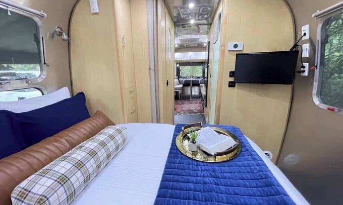 Whitemarsh Island House | Limited Edition Airstream Midway to Downtown & Beach!