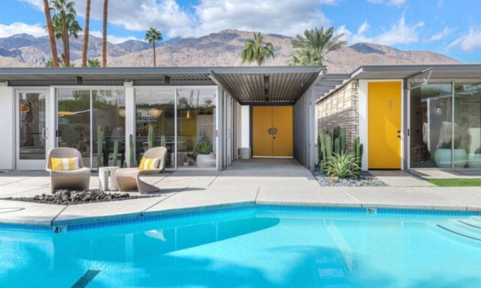Warm Sands Hotel | Limon Palm Springs