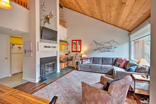 Lincoln House | Lincoln Condo with Amenities and Shuttle to Loon!