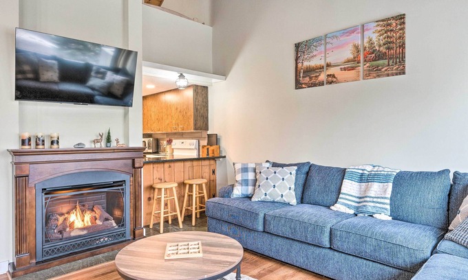 Lincoln Condo | Lincoln Escape w/Deck: 1 Mi to Loon Mountain!