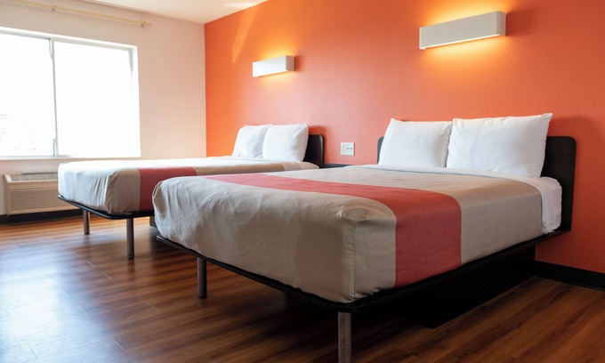 Lincoln Hotel | Lincoln Garden Inn