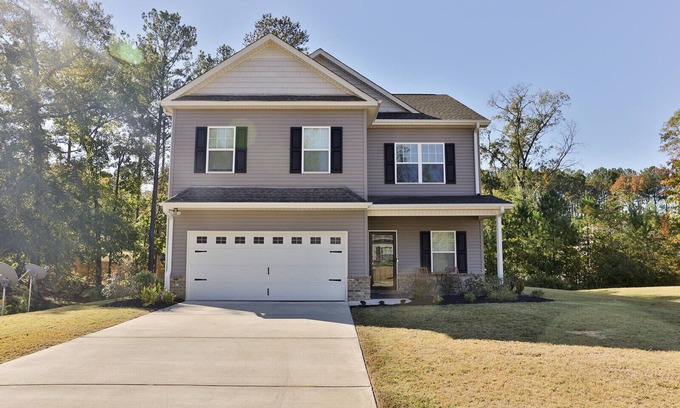 Lincoln House | Lincoln Luxury~ Spacious 5BR w/2 Kings & Boat Parking!