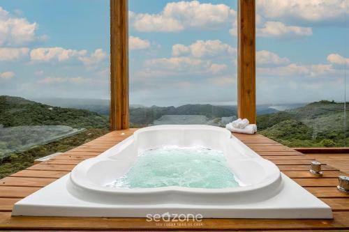 Anitapolis House | Linda cabana com jacuzzi na montanha VST013