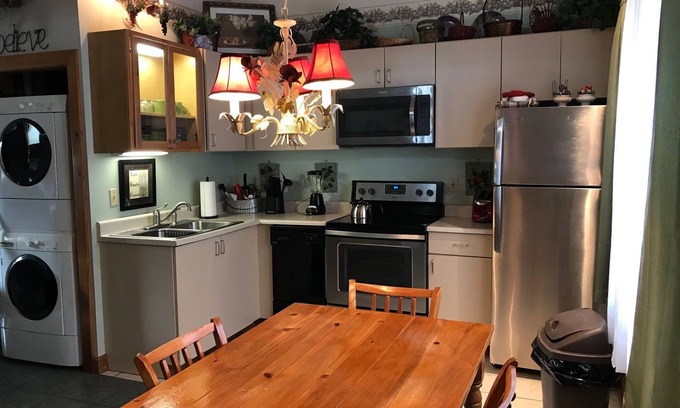 Cooperstown Cottage | Lindsey’s Cottage-1.3Mi to Dreams Park!2bdSleeps6