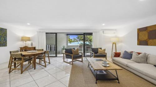 Sawtell House | Lindy Lou's - Village at Doorstep, Restaurants