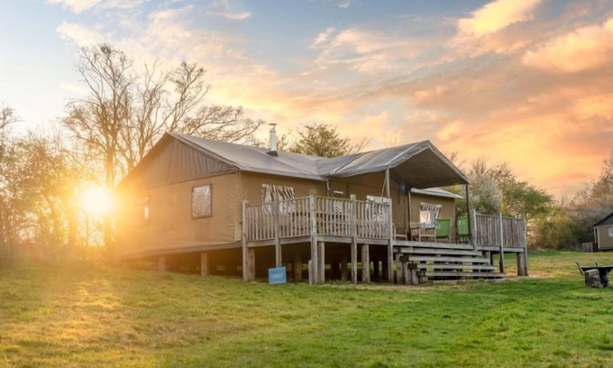 Saxmundham Cabin | Linnet at Sweffling Hall, Dog Friendly