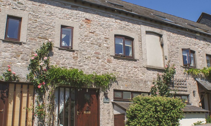Dittisham Cottage | LINNEY COTTAGE, pet friendly, with a garden in Dittisham