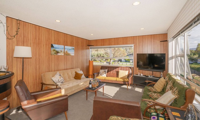 Whangamata Cottage | Linton's Sunshine Retreat - Whangamata Home