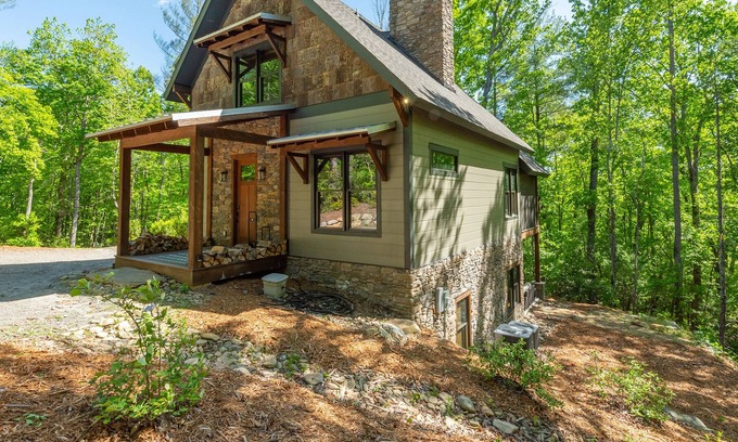 Nebo House | Linville Hollow | Game Room & 5 min. to Lake James