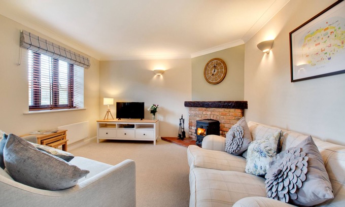 Sedgeford House | Lion Cottage - Three Bedroom House, Sleeps 5