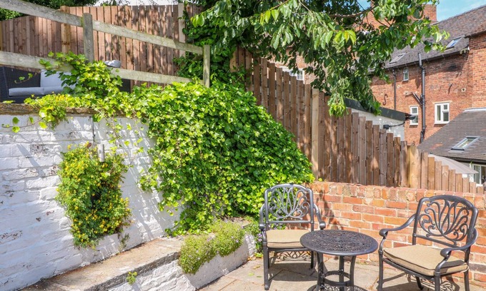 Ashbourne Cottage | Lion House