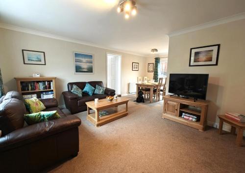 Wooler House | Lionels Den