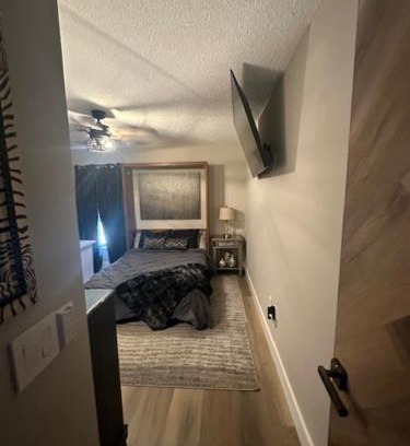 Trailer Estates House | Lions Den. private room in shared home