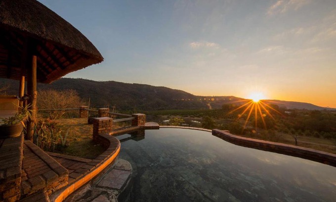 Hazyview Cabin | Lions Rock Rapids - Lodge