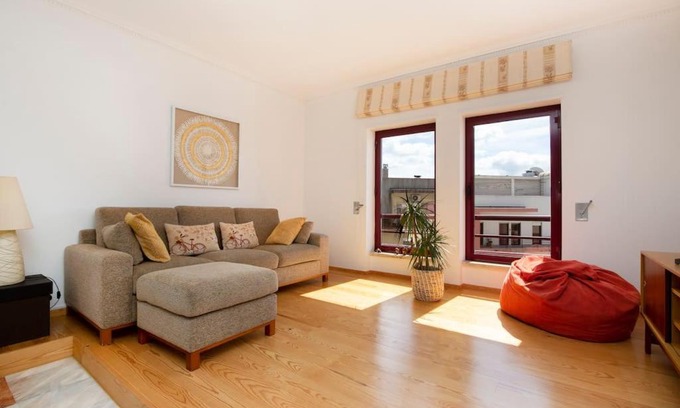 Linda-a-Velha Apartment | Lisboa Tejo Apartment @ Stay like a local at Algés
