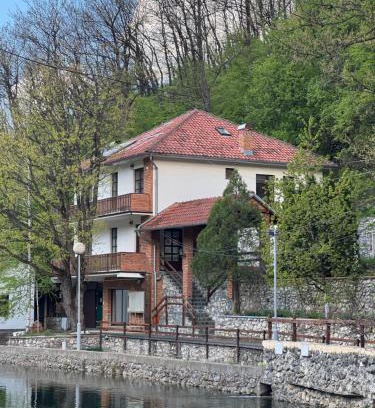 Strmosten Apartment | Lisine Ribnjak