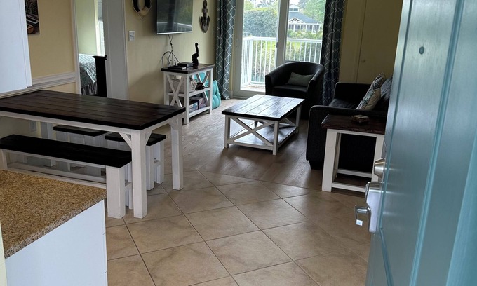 North Litchfield Beach Condo | Litchfield Beach and Golf Resort One bedroom condo