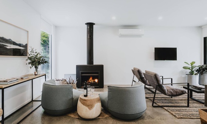Hepburn Springs House | Lithic House-beautiful bush setting