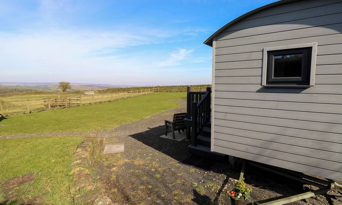 Oxenhope Cottage | LITTLE ACRE, pet friendly, with a garden in Oxenhope