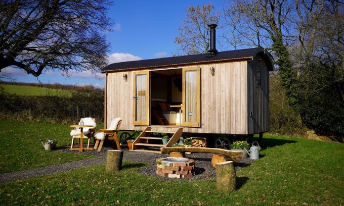 Trusham House | Little Ash Glamping - Luxury Shepherd's Huts