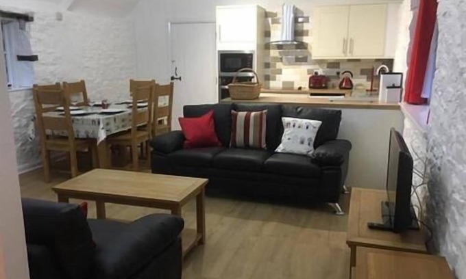Holsworthy Cottage | Little Barn 3 Bedroom cottage with 2 bathrooms