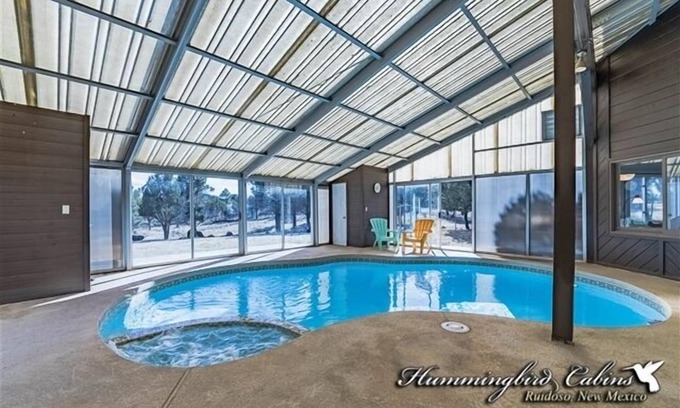 Alto House | Little Bear Lodge: 'Big Lodge filling little shoes' With hot tub. Pet Friendly.