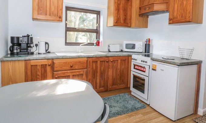 Harleston Cottage | LITTLE BECK COTTAGE, character holiday cottage in Harleston