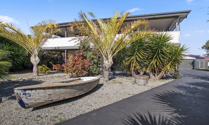 Aldinga Beach House | Little Boast Beach House by Wine Coast Holidays