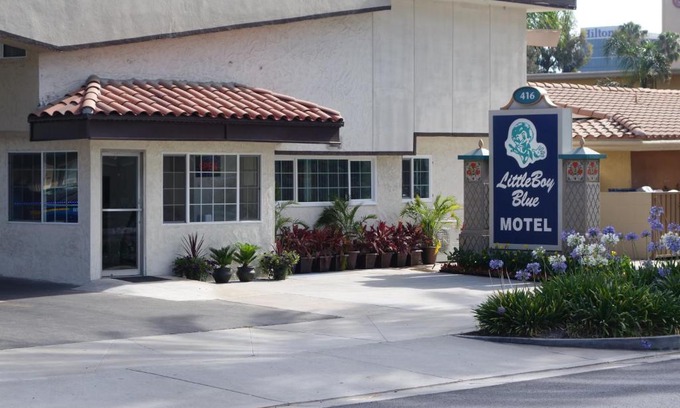 Anaheim Resort Hotel | Little Boy Blue Motel