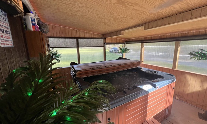 Bakerton Cabin | Little Cabin In The Country