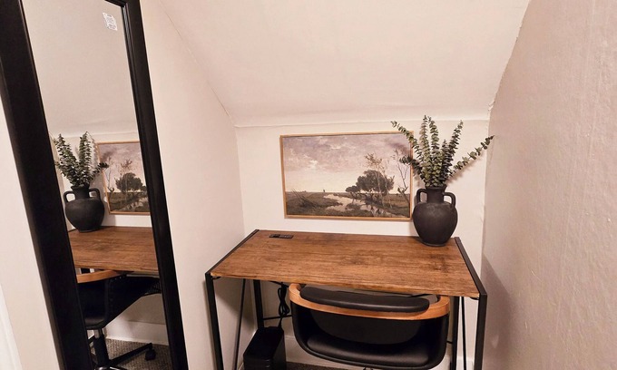 Downtown Akron Apartment | Little Duck Loft - Cozy 1-bedroom apartment with AC and WiFi near Downtown Akron