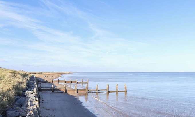 Grimsby Cottage | Little Eden by the Sea