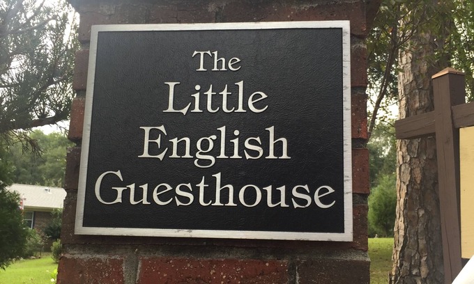 Tallahassee Bed & Breakfast | Little English Guesthouse B&B